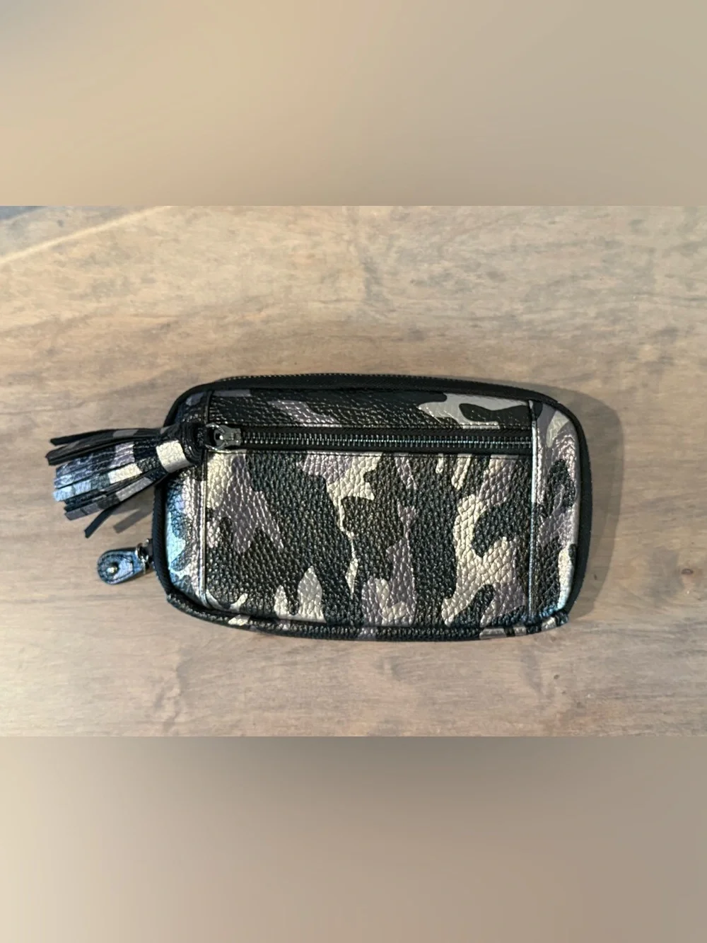 Women’s ‘Steve Madden’ metallic camo wristlet wallet - Picture 2 of 4
